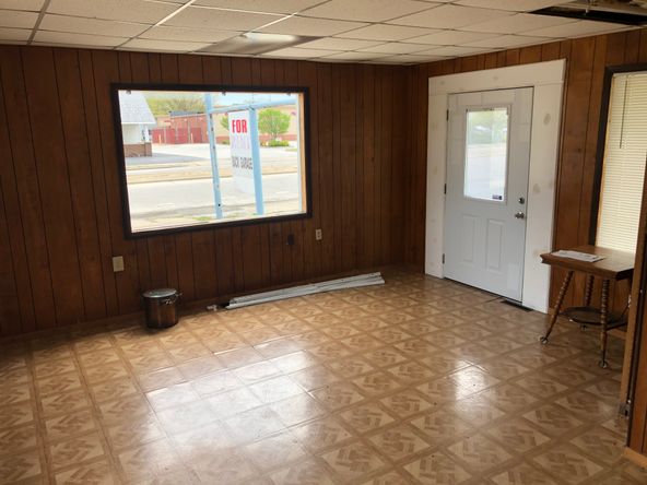907 S Main St, Jacksonville, IL 62650